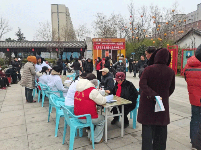元宵送暖践初心 医者仁心传温情&mdash;&mdash;东明县人民医院积极参加学雷锋志愿服务义诊活动